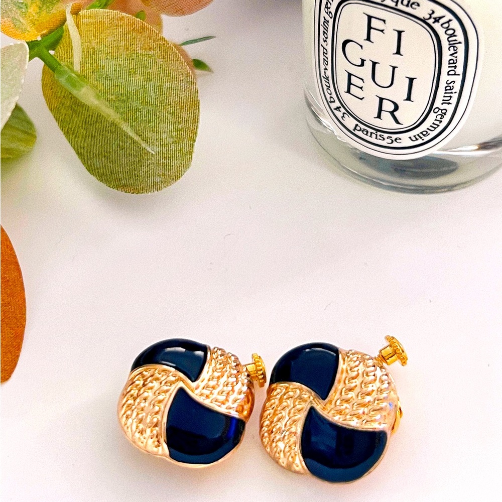 Ear clips